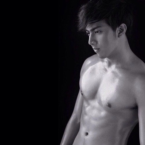 siamcuteboy:  Thai Boy.  Very handsome. 