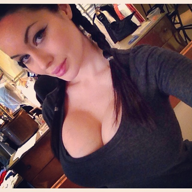 shes-addicting:    main blog: visually-addicted    