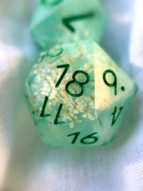 foxwalkshop:The best insert for me is always flowers when it comes to dice. Just love the combinatio