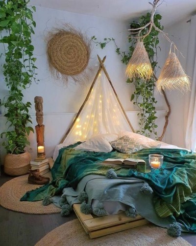 saxiquine:  Dreamy bedroom 😍