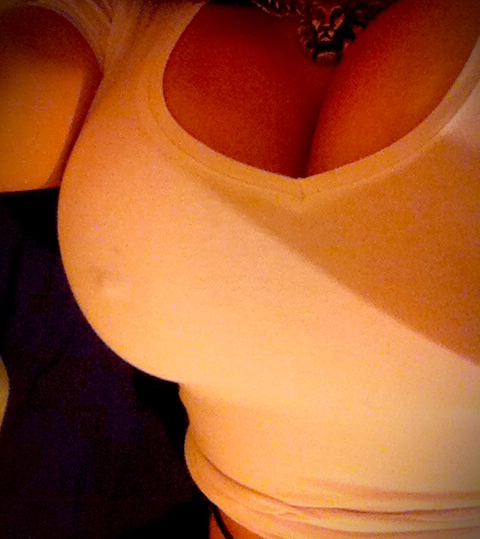jazisfab:  Is my top too tight? 😘😘😘