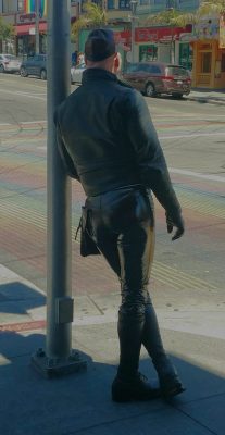 Meinlatex:that#S What I Like: Hot Shiny Leather Ass!