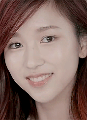 kimnatozaki:just twice things: mina’s gummy smile