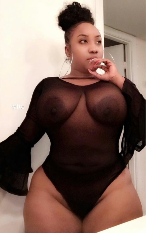 freakshitonly:  Thick 😃FREAKVSHIT ONLY adult photos