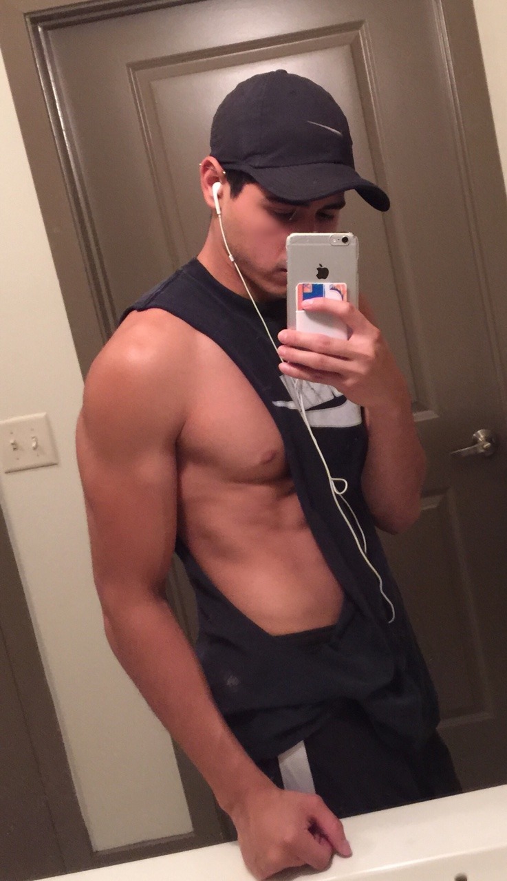 blu-iv:  Someone tagged me in the six selfie but how about two instead haha  Anyways