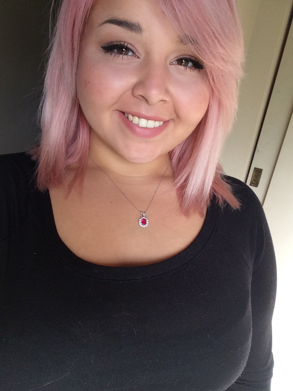 exhaletation:  Changed it to pink… Feelin like Nicki Minaj 💁  She&rsquo;s