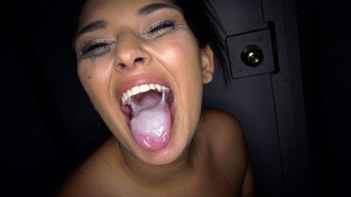 Porn Pics The other cousin had her Gloryhole feeding