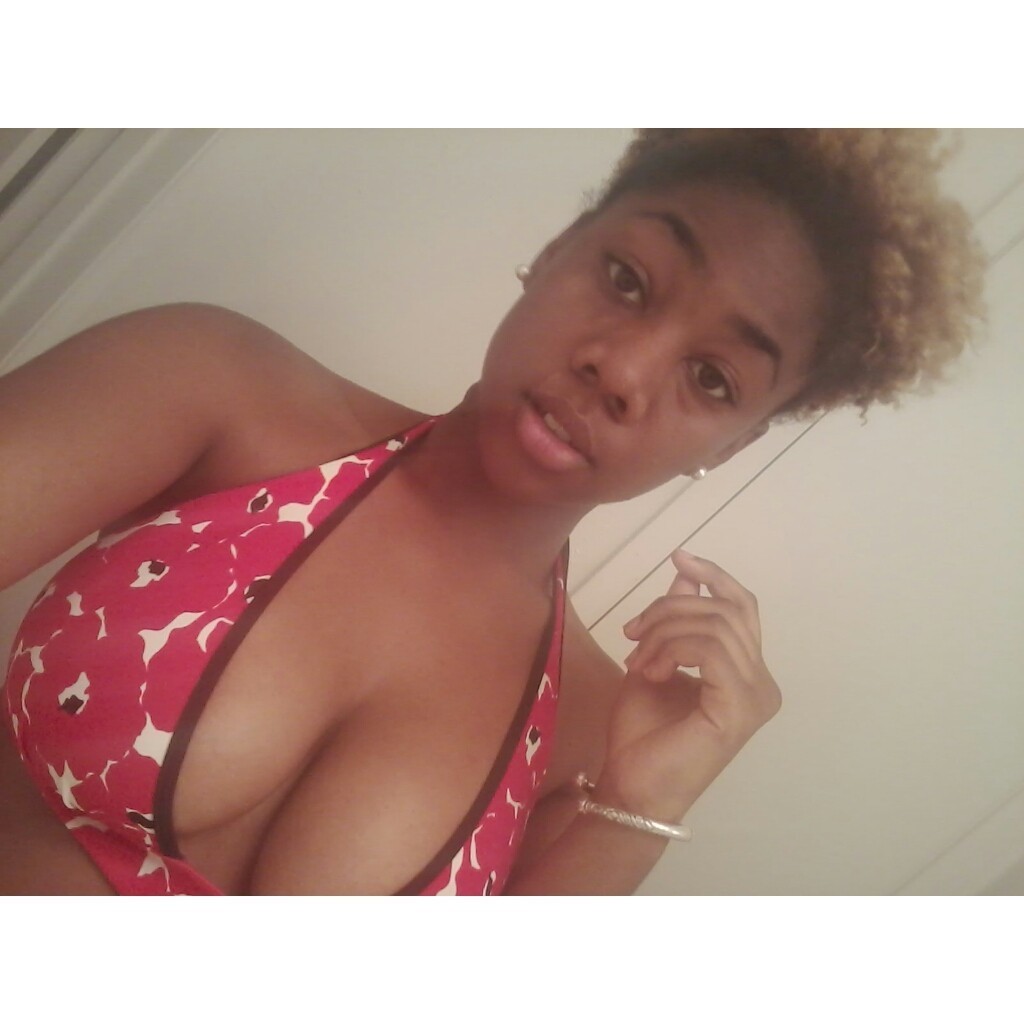 stylebestsswag:  fucklikeaqueen:  My face! …and boobs. kinda. i guess.  Whew Jesus