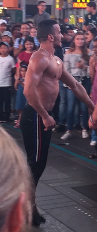 My favorite sexy street performer