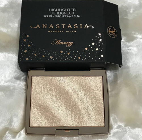 MAKE UP GIVE AWAY :)! Hey Beautifuls This Is My Give Away For 1 Lucky Person Since I Don’t Wear Make