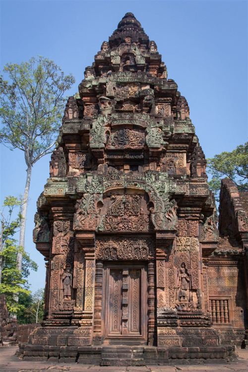 Banteay Srei temple, Angkor, Cambodia, photos by Kevin Standage, more at https://kevinstandagephotog