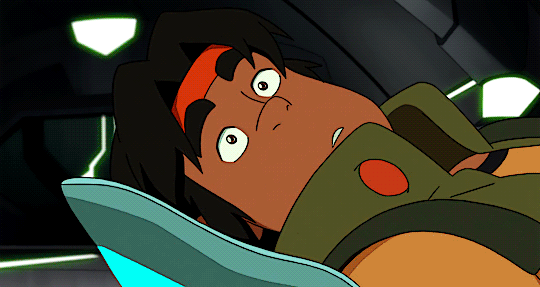 space-capri-suns:“Hunk, using the Fraunhofer lines to track Voltron, and then the comet… I mean, tha