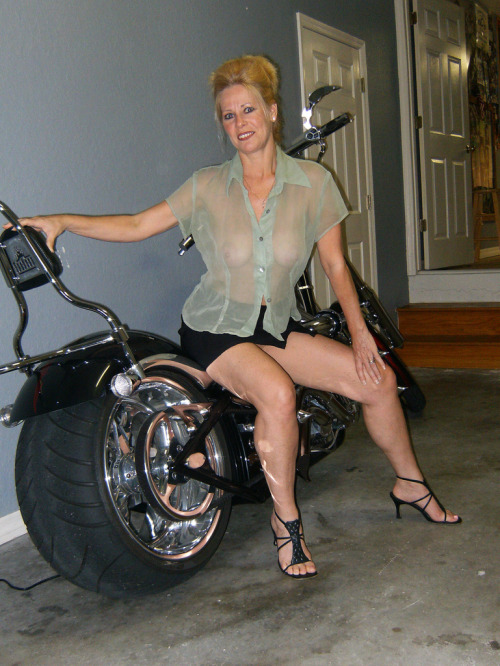 a-dirty-granny:  Unlimited Granny Videos are FREE only HERE   That’s a nice bike. But how about if Grandma rides you instead?