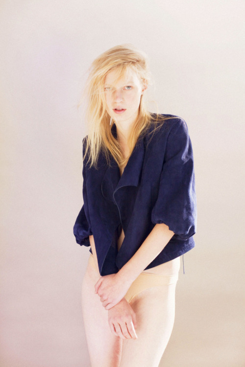 JULIA NOBIS PHOTOGRAPHED BY OLA RINDAL