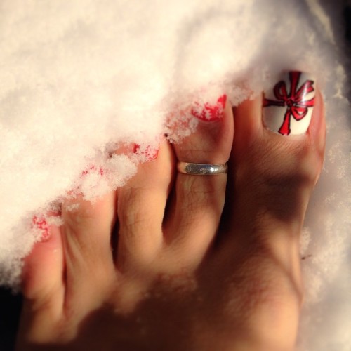 #foot #feet #footfetish #pés #prettyfeet #beautifulfeet #barefoot #barefeet #toes #toering #girlsfee