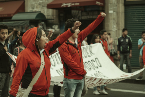 XXX wendyrufino:  Caravana por Ayotzinapa: Recibiendo photo