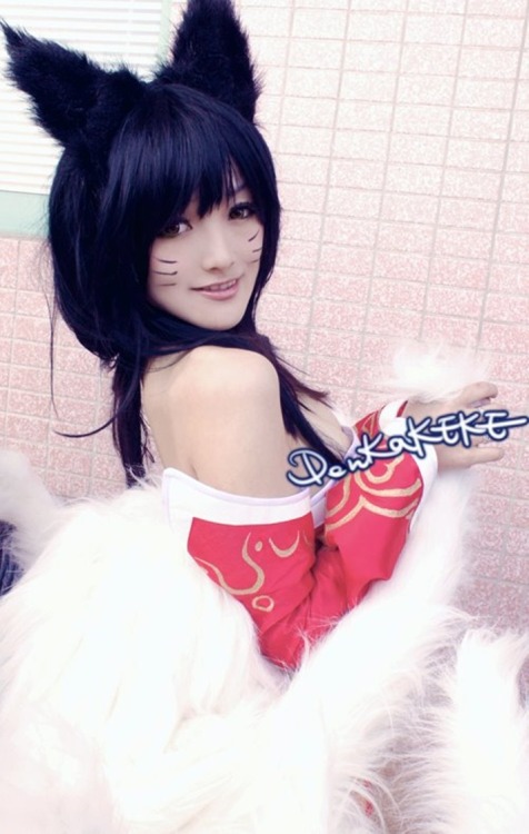 corette:  CN：Denka  Ahri @ Legend of Leaguesinfo : cure / worldcosplay / de