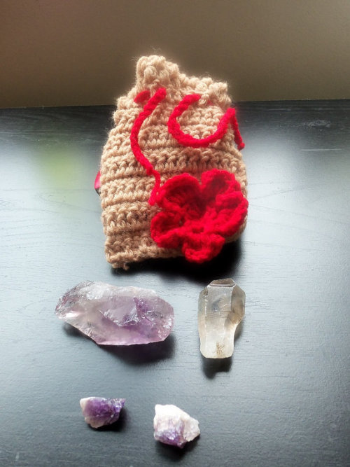 amber-skies-with-dragons:  More crystals for sale.