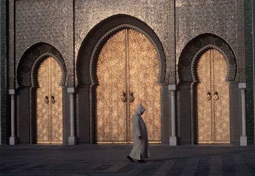 morobook: Morocco.Fez.The golden doors of the Royal Palace