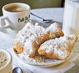 masterwolf6612:  Beignets.only in new orleans baby.haha  i would love one, ok ok,