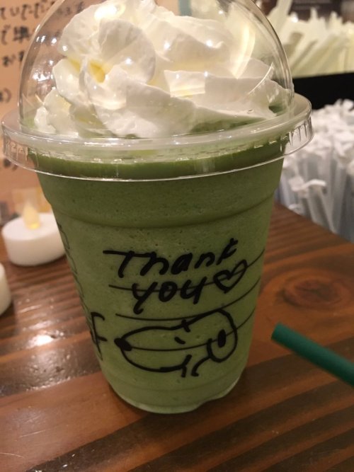 highlandvalley:  あやなん♡さんのツイート: “友達と二人でスタバに来たんだけど、友達がめっちゃ可愛いスヌーピーの絵を書いてもらってたから、「やばい！可愛い♡私は何かな！？」って期待して待ってて、店員さんが一言。