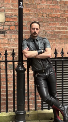 derekwriteskink:The personification of leatherTyler was walking down the road towards his home. While he was walking absent-mindedly he bumped into a man. The man looked furious and began to yell profanities at Tyler, who was caught in a stutter as he