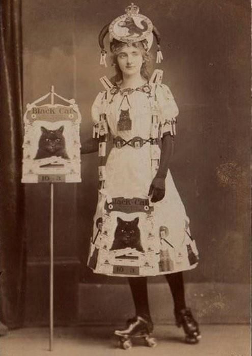 witch-of-habonim-dror:Black Cats roller derby woman, late 19th century