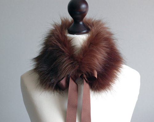 otherkinfashionunder20: chocolate brown faux fur collar: $16.00buy it here!