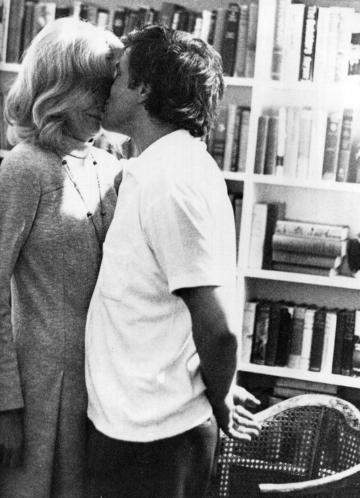 mindo80: Gena Rowlands and John Cassavetes on the set of  Minnie and Moskowitz (1971)