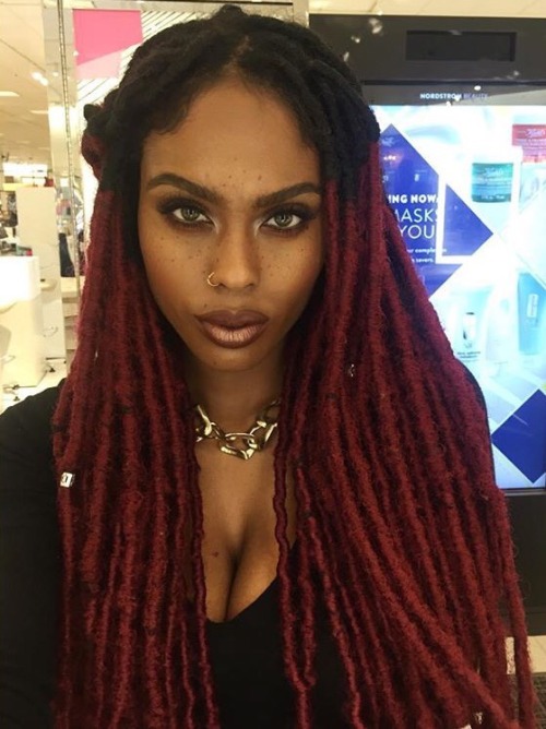 queenlionesss:  purnima-slut:  bombshellssonly:  @zaviamonet   I just died  Stunning!