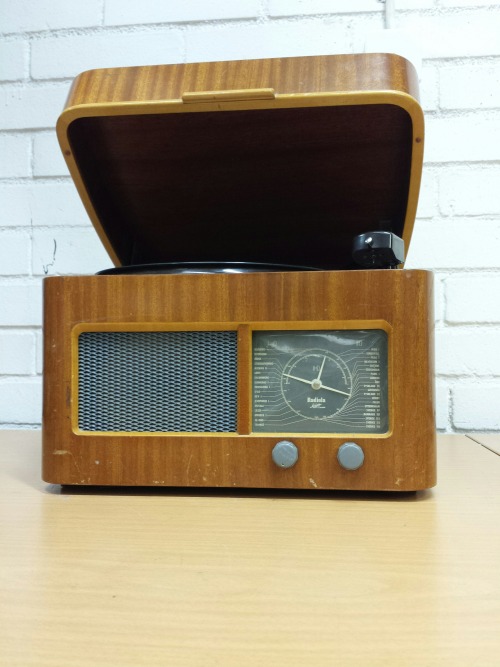 SRA / L.M Ericsson Radiola Duett 2526V Tube Receiver With Garrard Model S Record Player, 1952