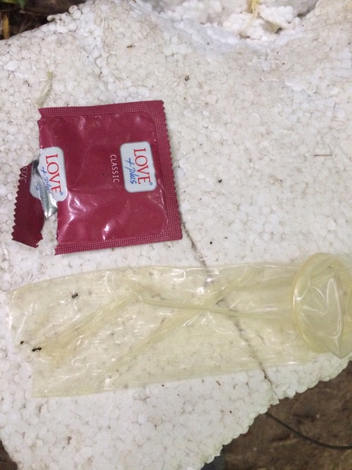 I found this amazing used condom, but it is so strange: it has no head! I think the guys fucked for 