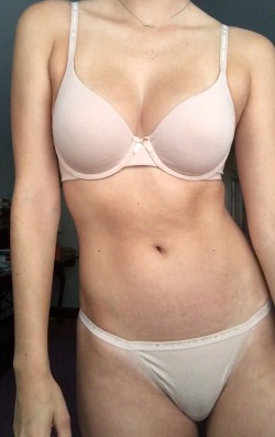 fitnfreaky:  I’m the white girl from that underwear commercial for all skin tones