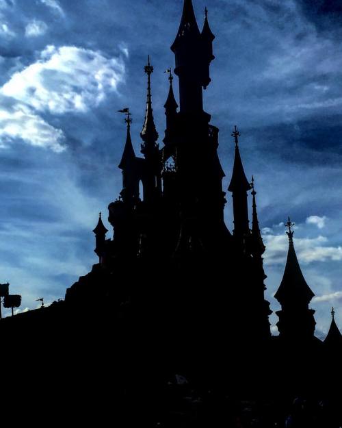 Le Château de la Belle au Bois Dormant #disneylandparis #disney #sleepingbeautycastle #lechateaudela