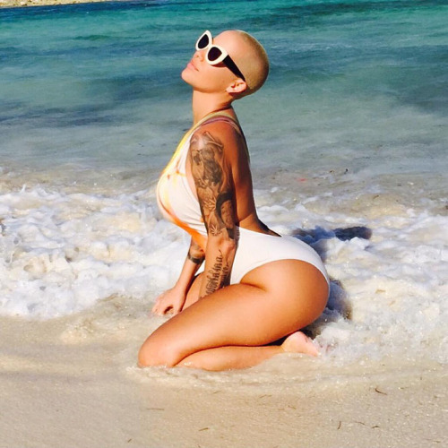 m-r-w-i-c-k-e-d:  Amber 