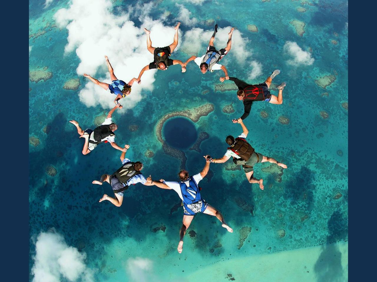 sixpenceee: The Great Blue Hole is an underwater sinkhole off the coast of Belize.