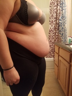 feedingtaylor:Belly filling in just a little.