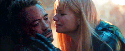 whatadaytoexplode:Tony Stark + kisses on the cheek (requested by anon)