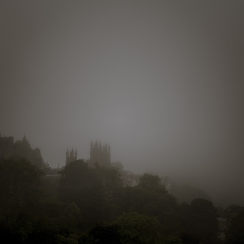 witchy-kitchen-craft: Spooky foggy Edinburgh. Part 1