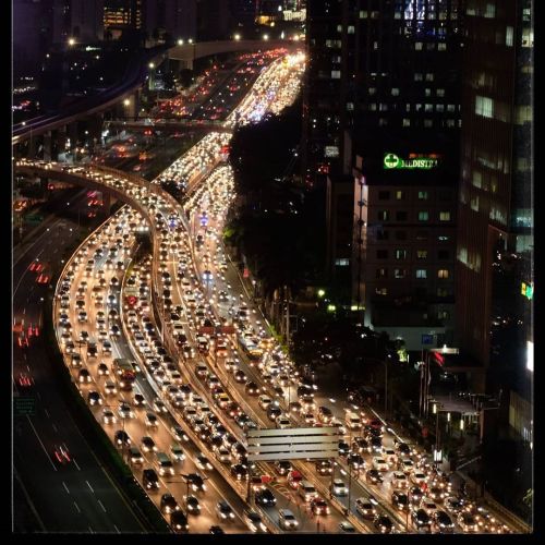 The beauty of Jakarta traffic&rsquo;s blink-blink #jakartatraffic #jakartanighttraffic #jakartan