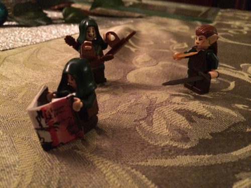 Ah yes, the guards and key guys loved their gifts, and Legolas, though somewhat irritated i didnt bo