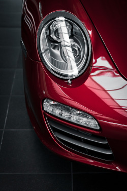 automotivated:  Porsche 911 (997) (by pskrzypczynski)