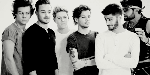 yourwholelifeisa1dblog: #HARRY #IS TICKLING #LIAM’S EAR #WITH HIS GODDAMN HAIR&