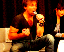 nonormynolife:Norm got the real ‘kawaii’ from Japanese fans - requested by sockai-chan