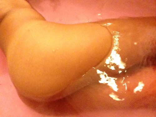 Porn Pics tightxprincess:  Bath bomb quiet time. Made