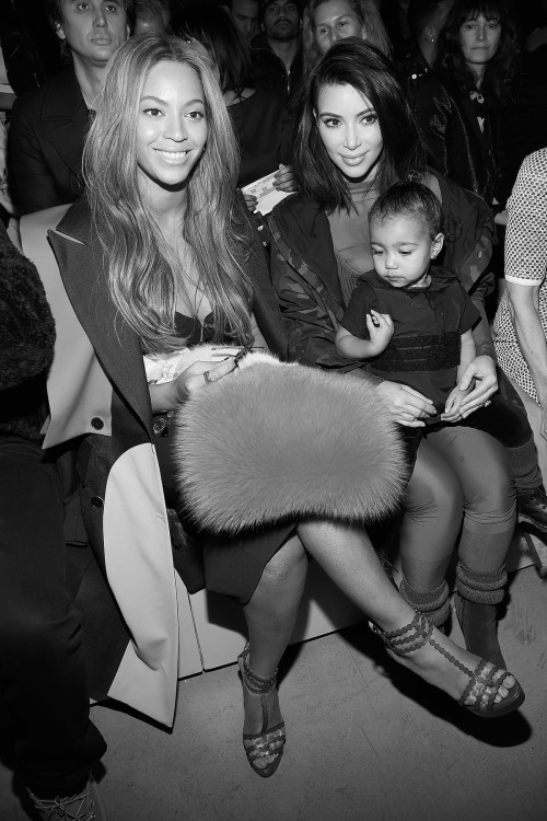 nudied: f-abulush: senyahearts:Beyoncé, Kim & North - Front Row at Kanye West x Adidas Originals