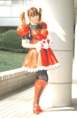 saturnmemories:  Honey cosplay. Source: http://plus.google.com/photos/103415273626403281514/albums/5242222243054642113