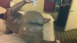 bigg-bootyy-china:  Oiling This Chocolate