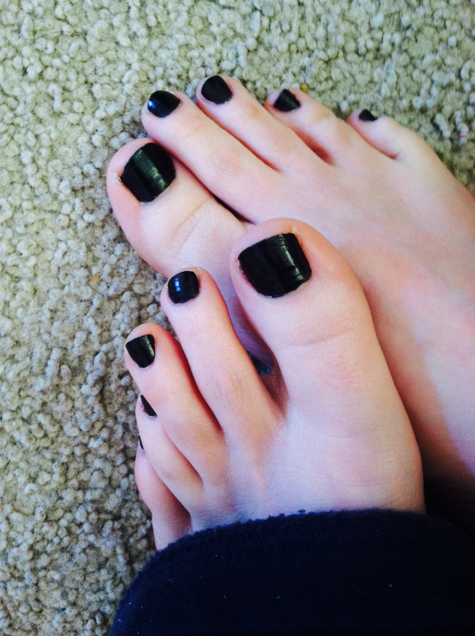 tribal-lion93:  I am craving some beautiful delicious toes👣👅😍