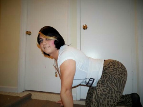 brad2186:  Sexy white sissy slave